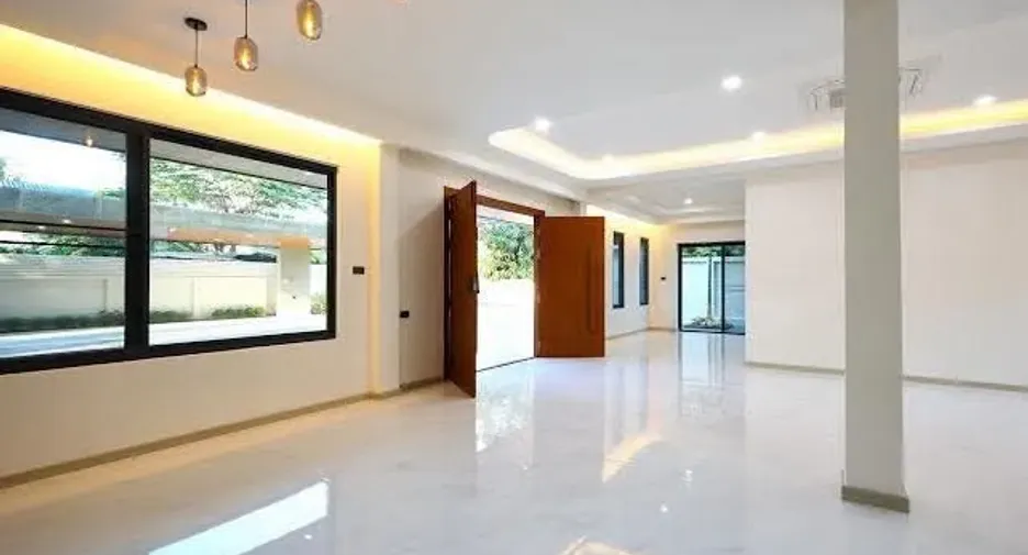 For sale 3 bedrooms villa in Mueang Chiang Mai, Chiang Mai