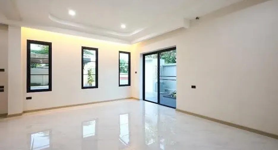 For sale 3 bedrooms villa in Mueang Chiang Mai, Chiang Mai