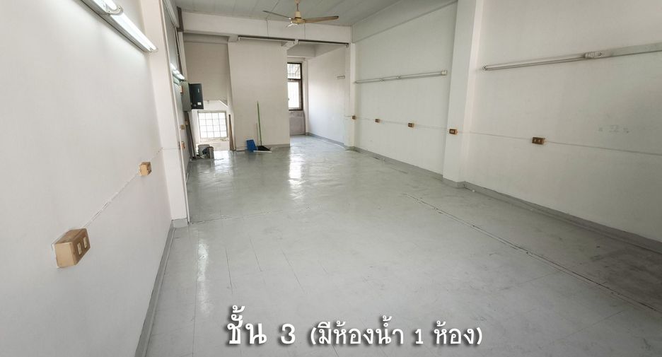 For rent studio house in Khlong Toei, Bangkok