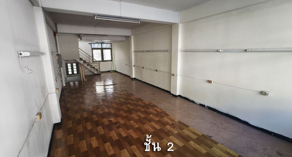 For rent studio house in Khlong Toei, Bangkok