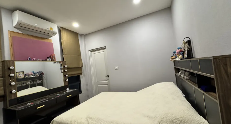 For sale 4 bedrooms house in Khlong Sam Wa, Bangkok