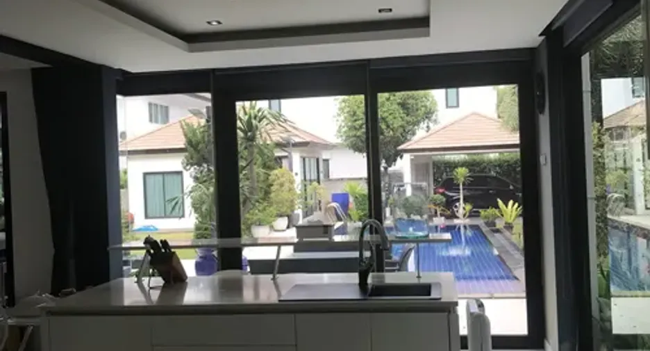 Casa en venta de 4 habitaciones en Prawet, Bangkok