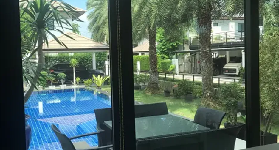 Casa en venta de 4 habitaciones en Prawet, Bangkok