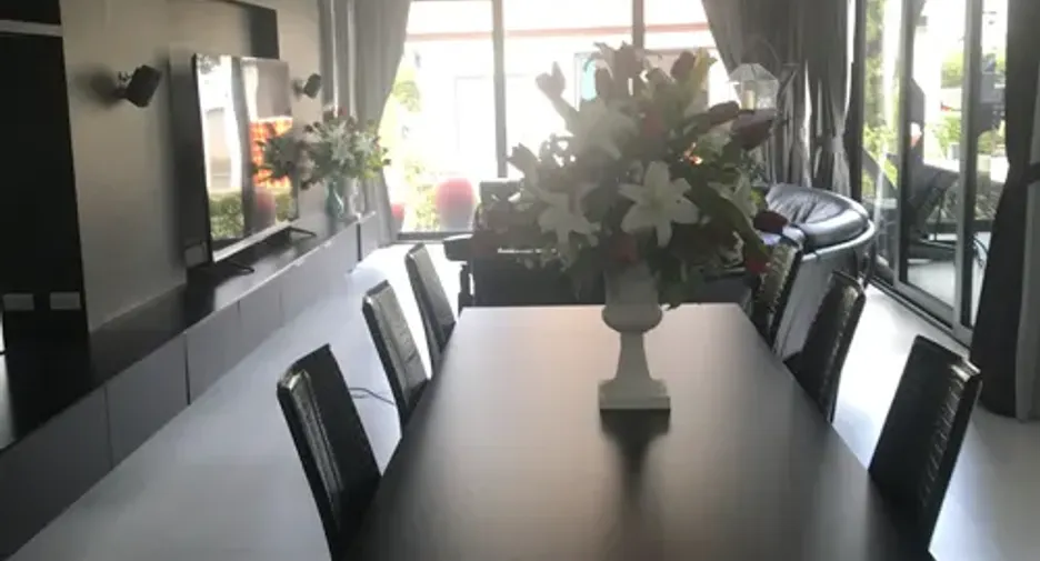 Casa en venta de 4 habitaciones en Prawet, Bangkok