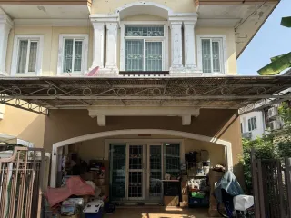 For sale 3 bedrooms townhouse in Don Mueang, Bangkok