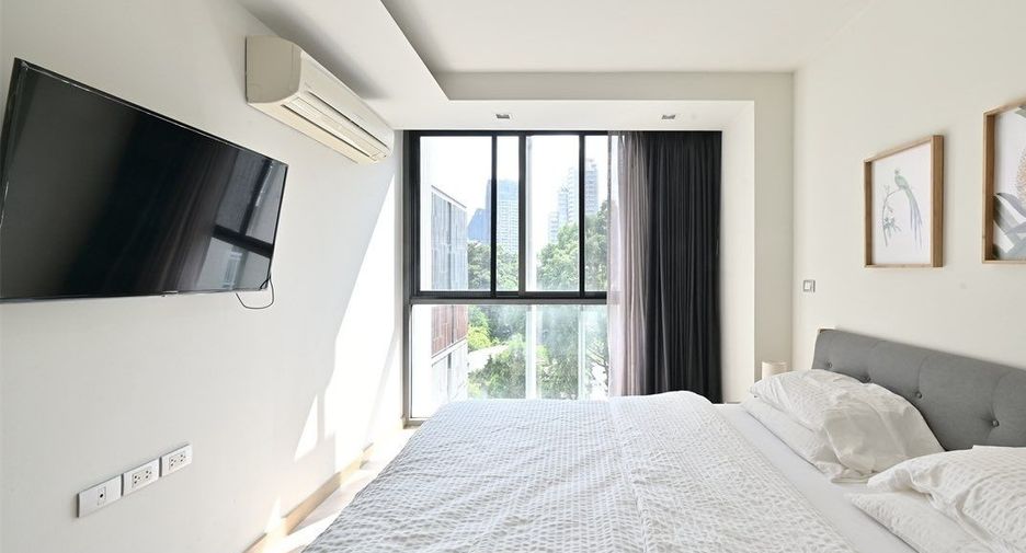 For rent 2 bedrooms condo in Watthana, Bangkok