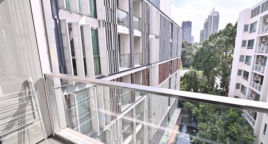 For rent 2 bedrooms condo in Watthana, Bangkok