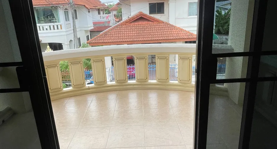 For rent 3 bedrooms house in San Sai, Chiang Mai