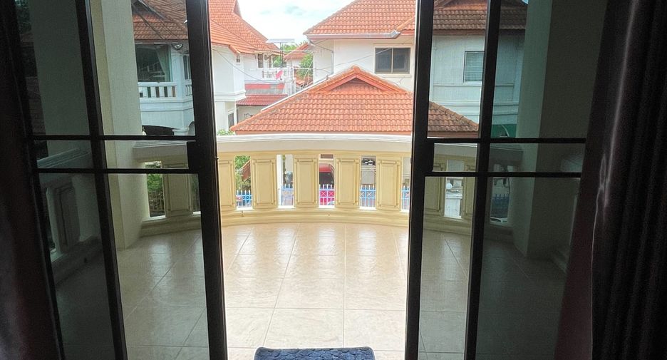For rent 3 bedrooms house in San Sai, Chiang Mai