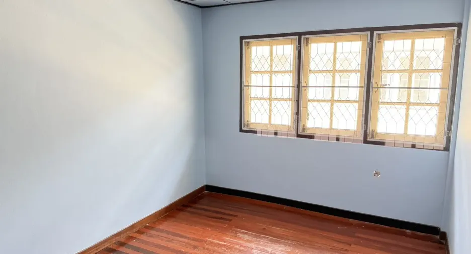 For sale 2 bedrooms townhouse in Mueang Nakhon Sawan, Nakhon Sawan