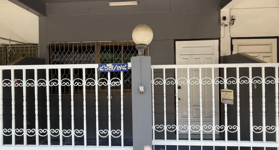 For sale 2 bedrooms townhouse in Mueang Nakhon Sawan, Nakhon Sawan
