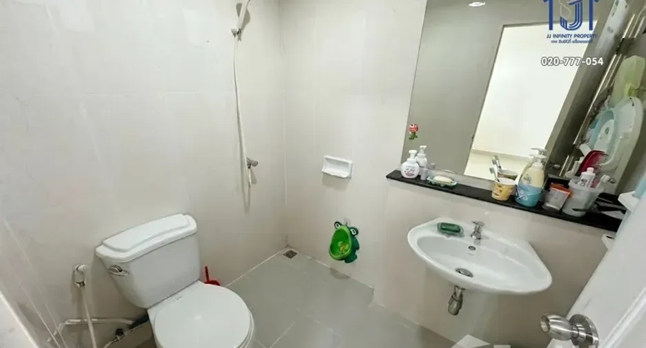 For sale 3 bedrooms townhouse in Mueang Chachoengsao, Chachoengsao
