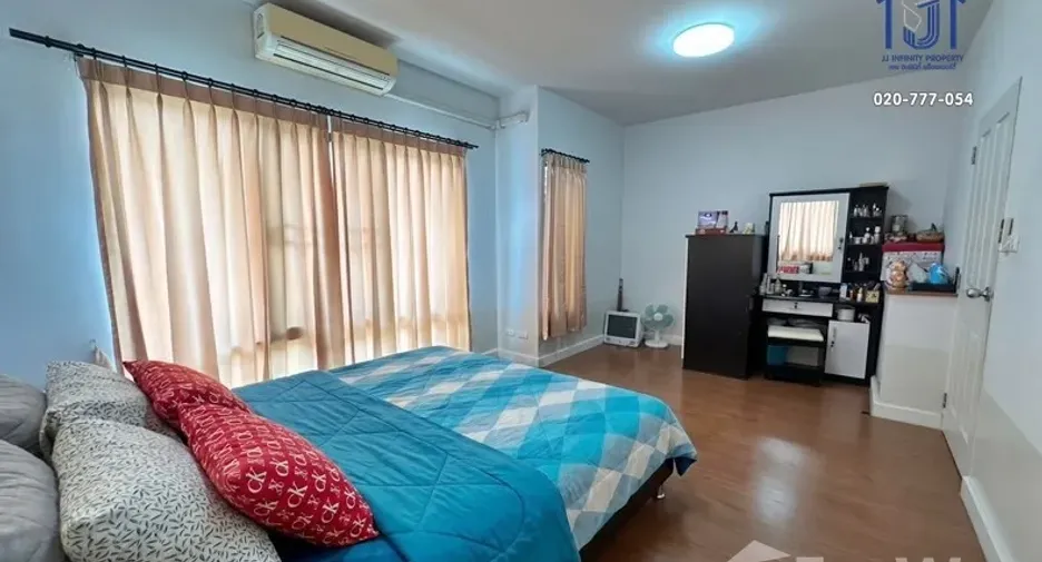 For sale 3 bedrooms townhouse in Mueang Chachoengsao, Chachoengsao
