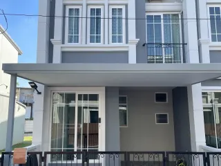 For Rent 2 Bedroom Townhouse In Mueang Chiang Mai