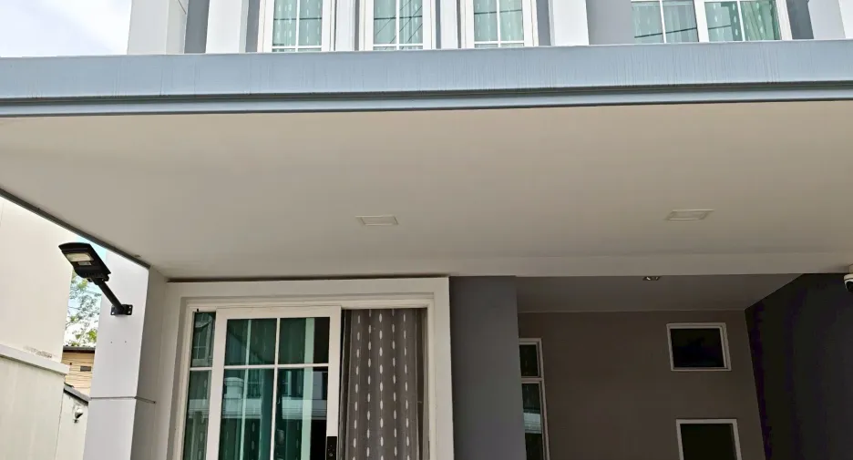 For rent 2 bedrooms townhouse in Mueang Chiang Mai, Chiang Mai