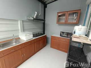 For rent 4 bedrooms townhouse in Mueang Chiang Mai, Chiang Mai