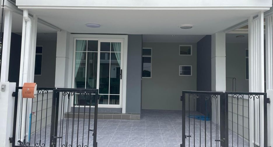 For rent 2 bedrooms townhouse in Mueang Chiang Mai, Chiang Mai