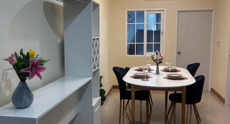 For rent 2 bedrooms townhouse in Mueang Chiang Mai, Chiang Mai