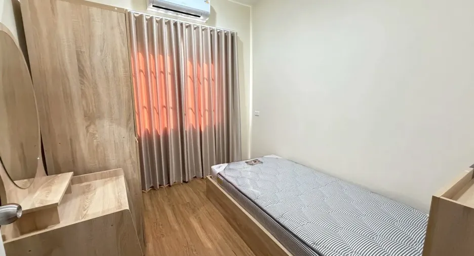 For rent 2 bedrooms townhouse in Mueang Chiang Mai, Chiang Mai