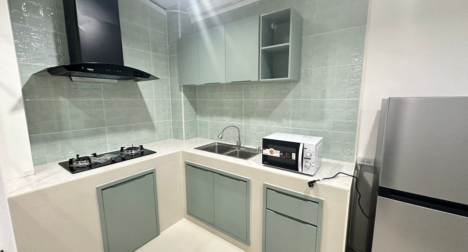 For rent 3 bedrooms townhouse in Mueang Chiang Mai, Chiang Mai