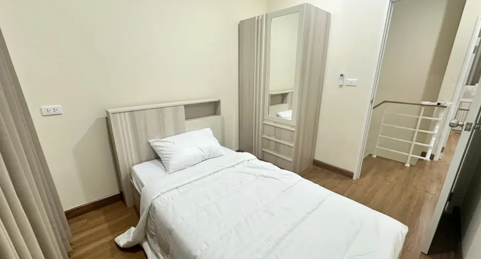 For rent 3 bedrooms townhouse in Mueang Chiang Mai, Chiang Mai