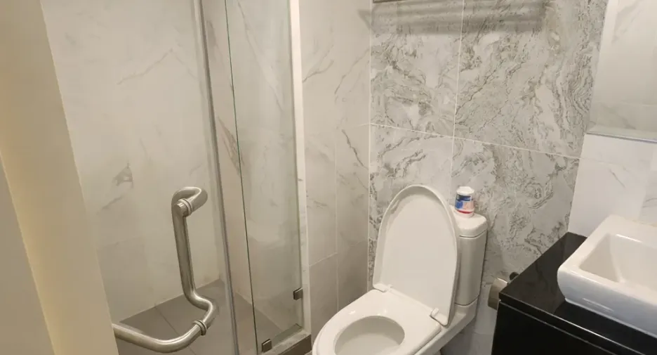 À vendre et à louer 1 chambre condo à Watthana, Bangkok