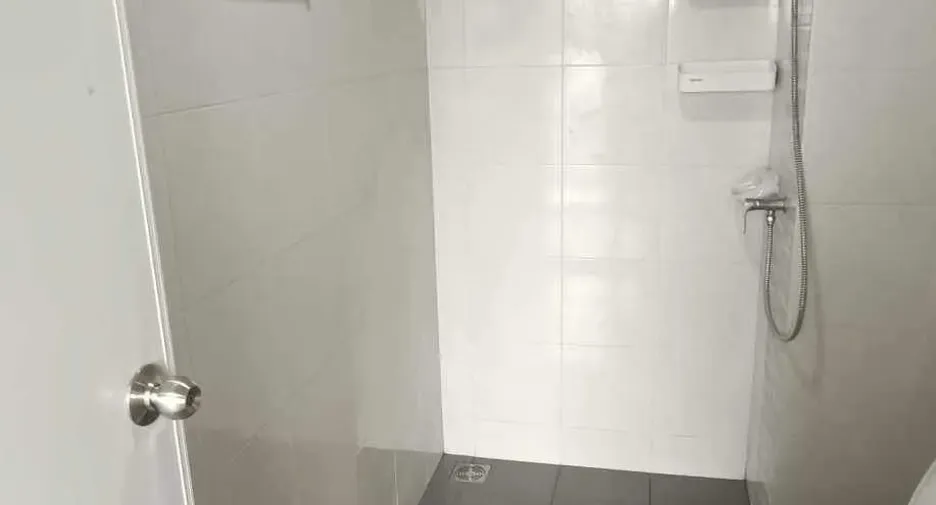For sale 1 bed condo in Mueang Samut Prakan, Samut Prakan