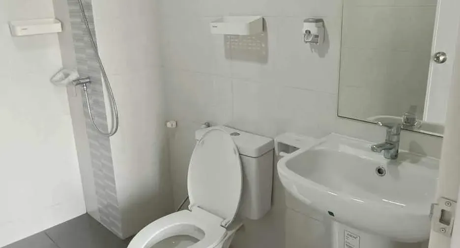 For sale 1 bed condo in Mueang Samut Prakan, Samut Prakan