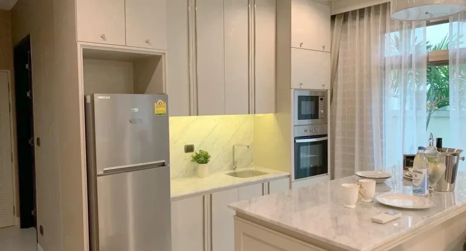 For rent 5 bedrooms house in Lat Krabang, Bangkok