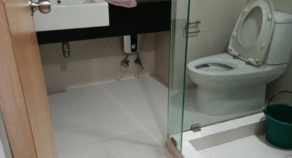 Condo en alquiler de 2 habitaciones en Khlong San, Bangkok