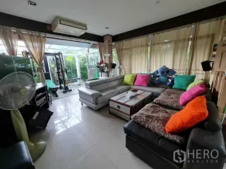 For sale 3 bedrooms house in Bang Na, Bangkok