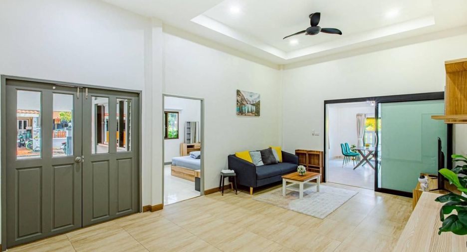 Haus zur Miete mit 4 Zimmer in Mueang Phuket, Phuket
