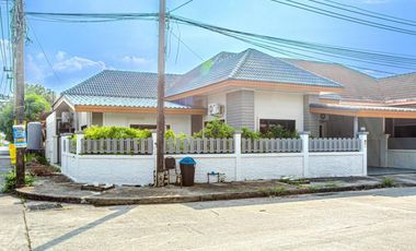 For rent 4 bedrooms house in Mueang Phuket, Phuket