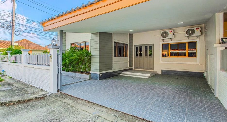 Haus zur Miete mit 4 Zimmer in Mueang Phuket, Phuket