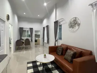 Casa adosada en alquiler de 2 habitaciones en Mueang Phuket, Phuket