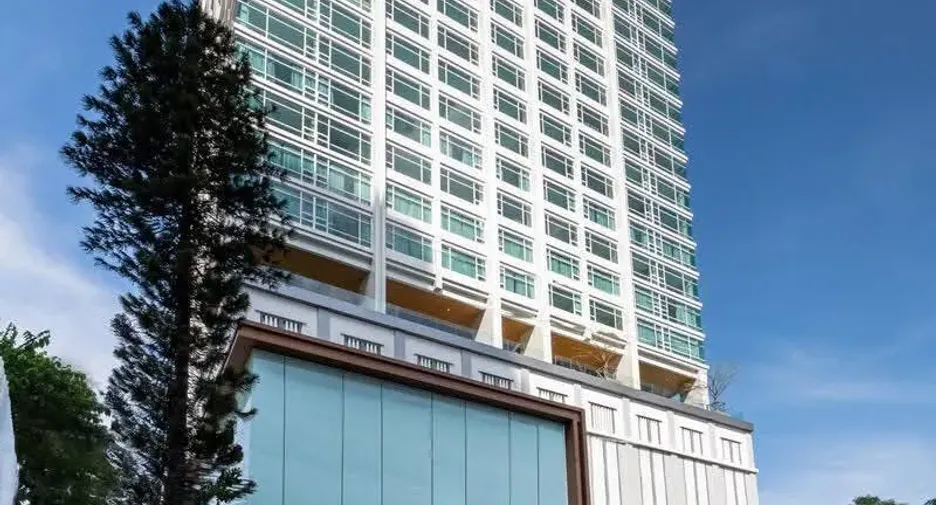 For rent 3 bedrooms condo in Watthana, Bangkok