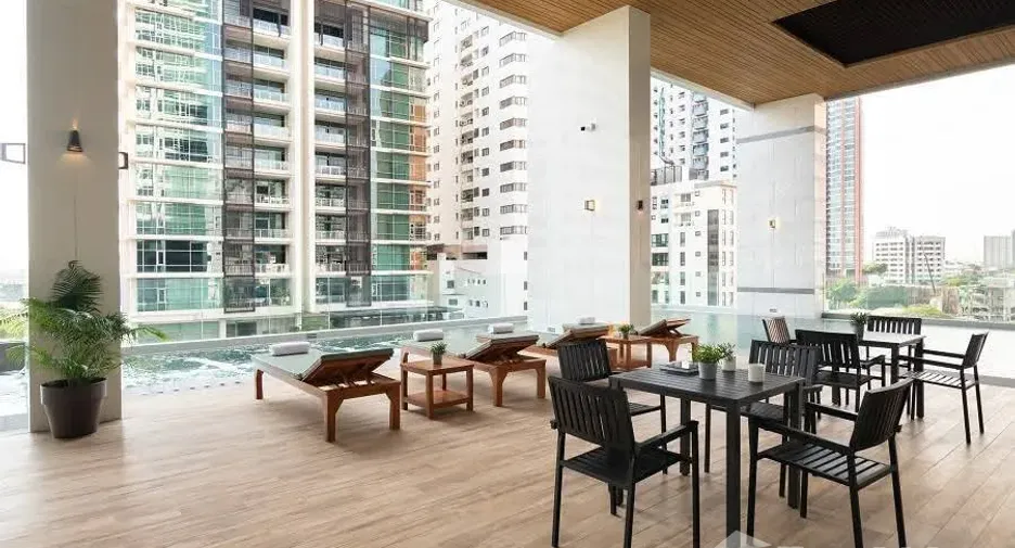 For rent 3 bedrooms condo in Watthana, Bangkok
