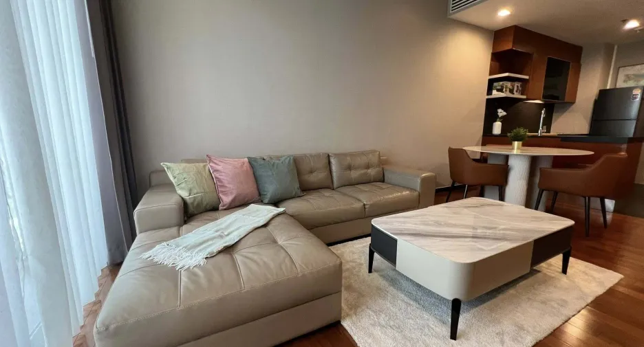 For rent 2 bedrooms condo in Khlong Toei, Bangkok