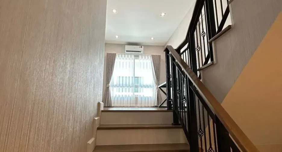 Casa en alquiler de 4 habitaciones en Nong Khaem, Bangkok