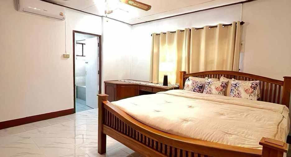 For rent 3 bedrooms house in Mueang Chiang Mai, Chiang Mai