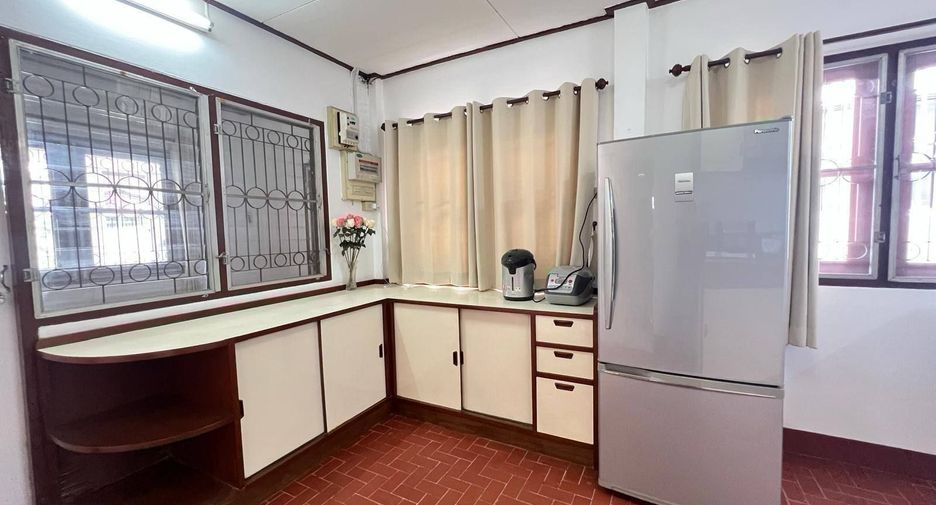 For rent 3 bedrooms house in Mueang Chiang Mai, Chiang Mai