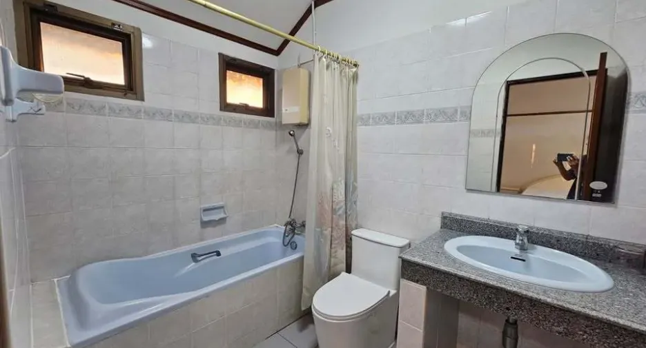For rent 3 bedrooms house in Mueang Chiang Mai, Chiang Mai