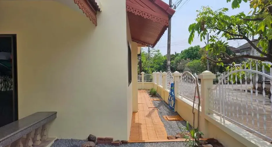 For rent 3 bedrooms house in Mueang Chiang Mai, Chiang Mai