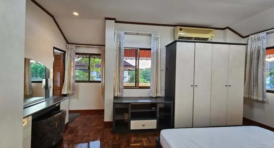 For rent 3 bedrooms house in Mueang Chiang Mai, Chiang Mai