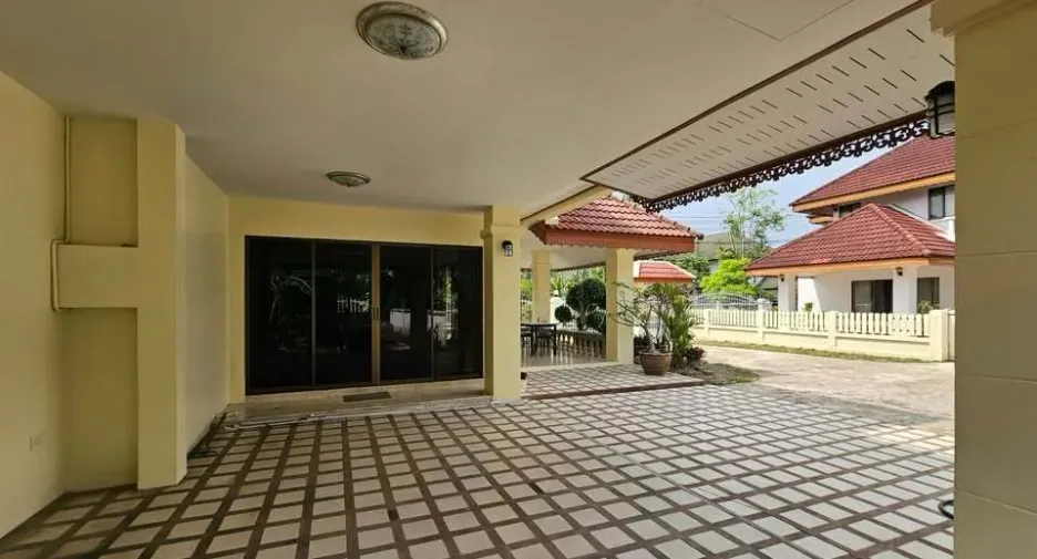 For rent 3 bedrooms house in Mueang Chiang Mai, Chiang Mai