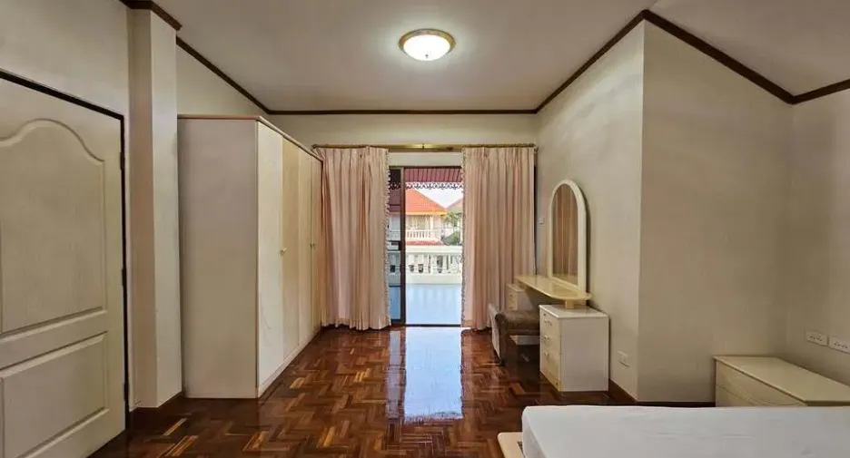 For rent 3 bedrooms house in Mueang Chiang Mai, Chiang Mai
