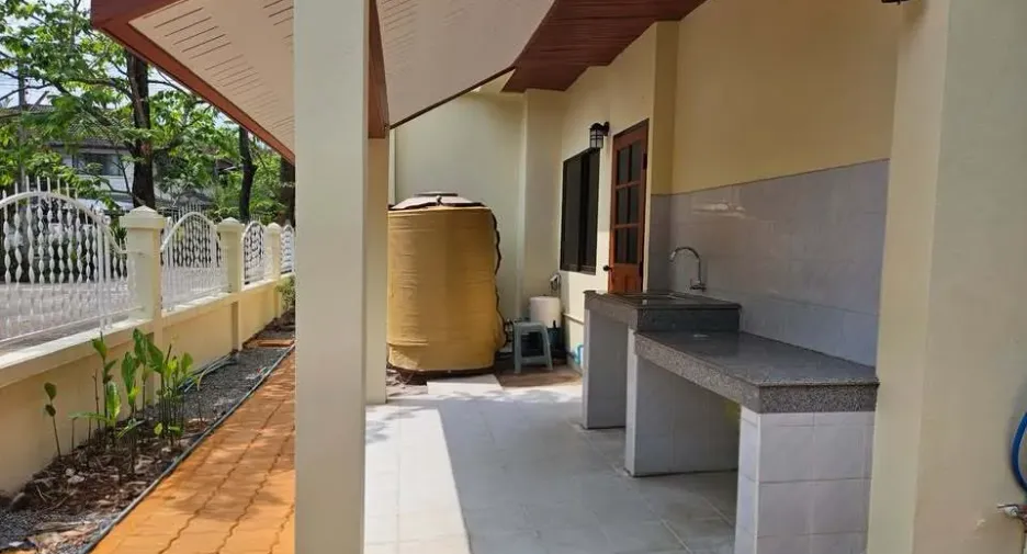 For rent 3 bedrooms house in Mueang Chiang Mai, Chiang Mai