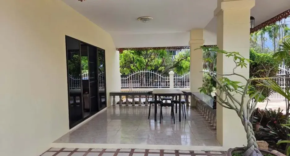 For rent 3 bedrooms house in Mueang Chiang Mai, Chiang Mai