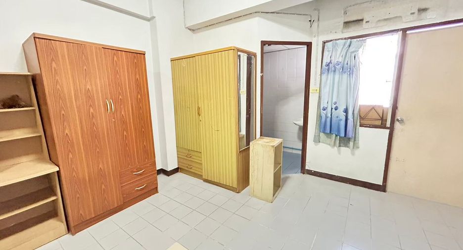 For sale studio condo in Wang Thonglang, Bangkok