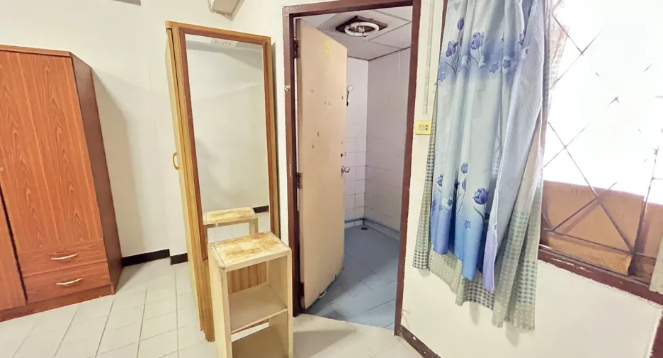 For sale studio condo in Wang Thonglang, Bangkok
